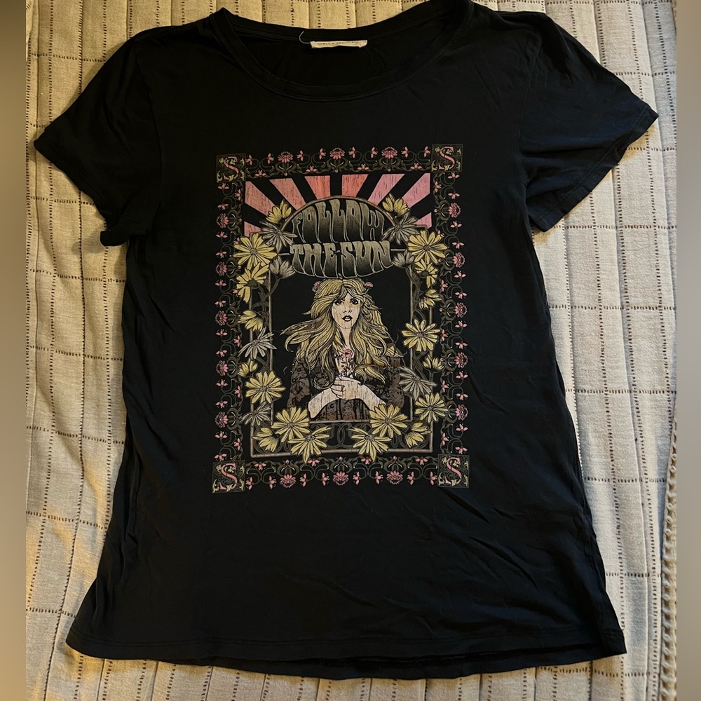 Follow the Sun tee